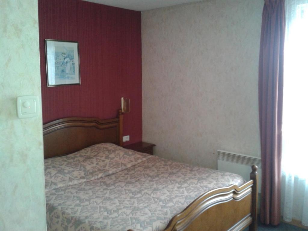 Logis Hotel Restaurant Hostellerie De L'Etoile Wasselonne Room photo