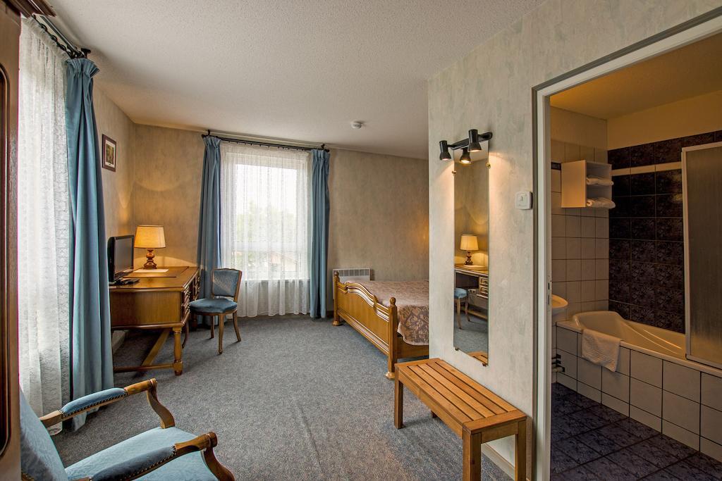 Logis Hotel Restaurant Hostellerie De L'Etoile Wasselonne Room photo